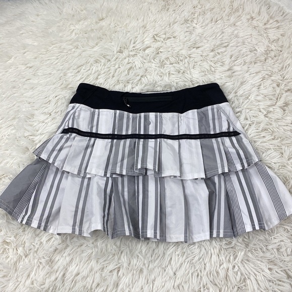 Lululemon Run: Pace Setter Skirt Groovy Stripe Nimbus / Black - Picture 4 of 7